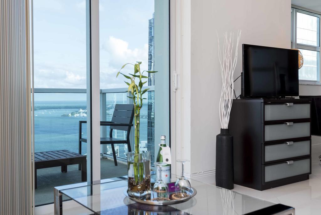 Dharma Home Suites Brickell Miami At One Broadway Номер фото