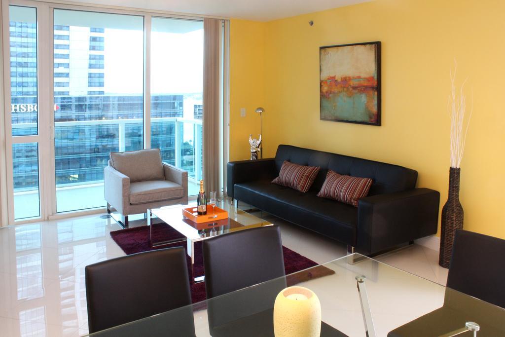 Dharma Home Suites Brickell Miami At One Broadway Номер фото